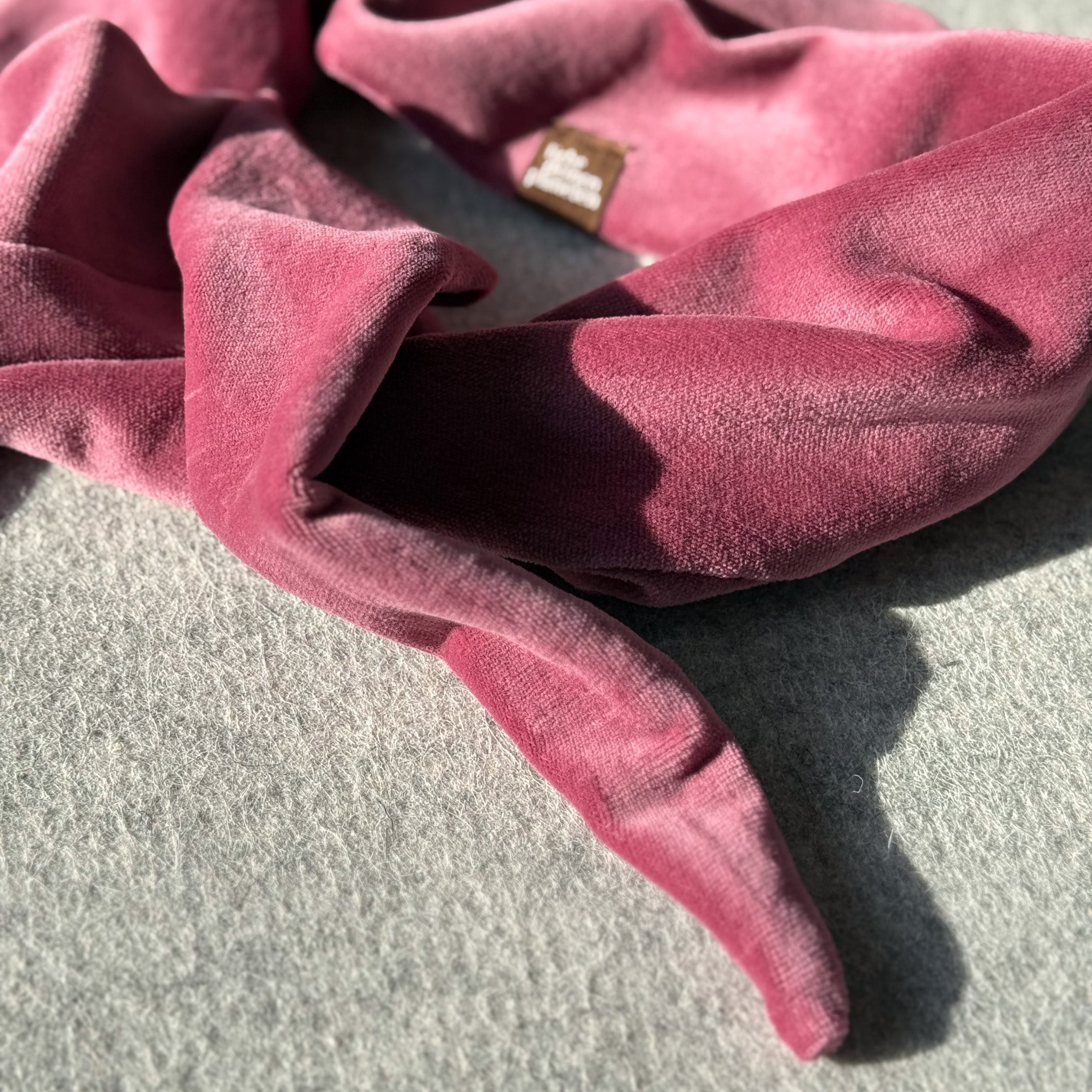 Kurzes Samtband Bardot