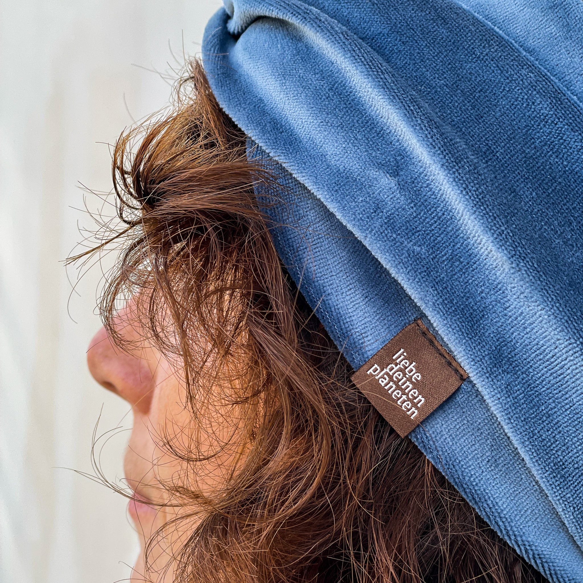 Kurzes Samtband Bardot