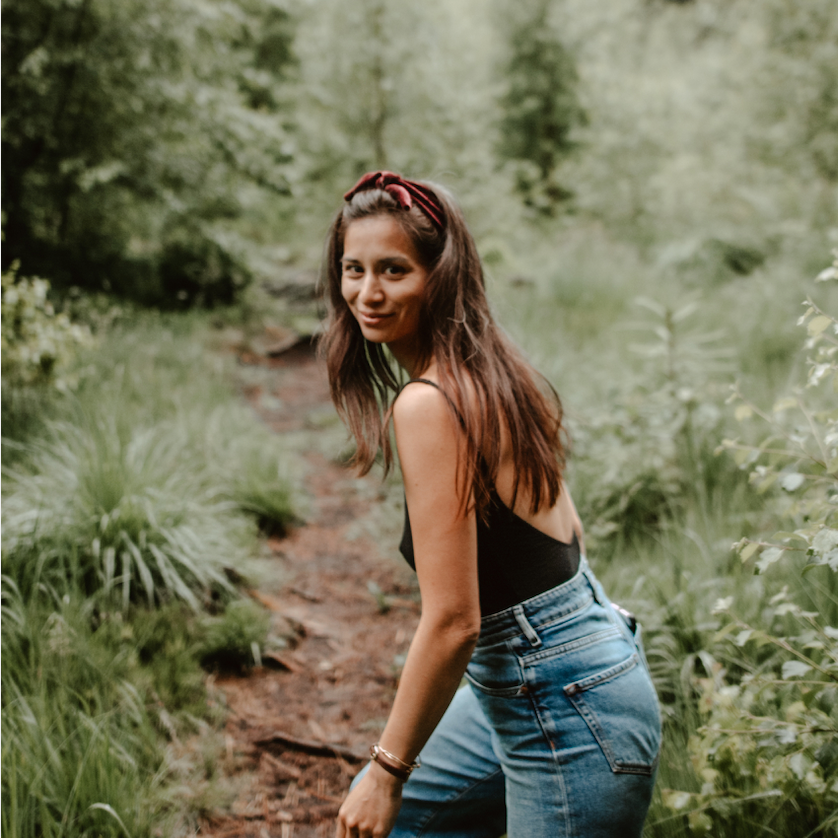 Kurzes Samtband Bardot