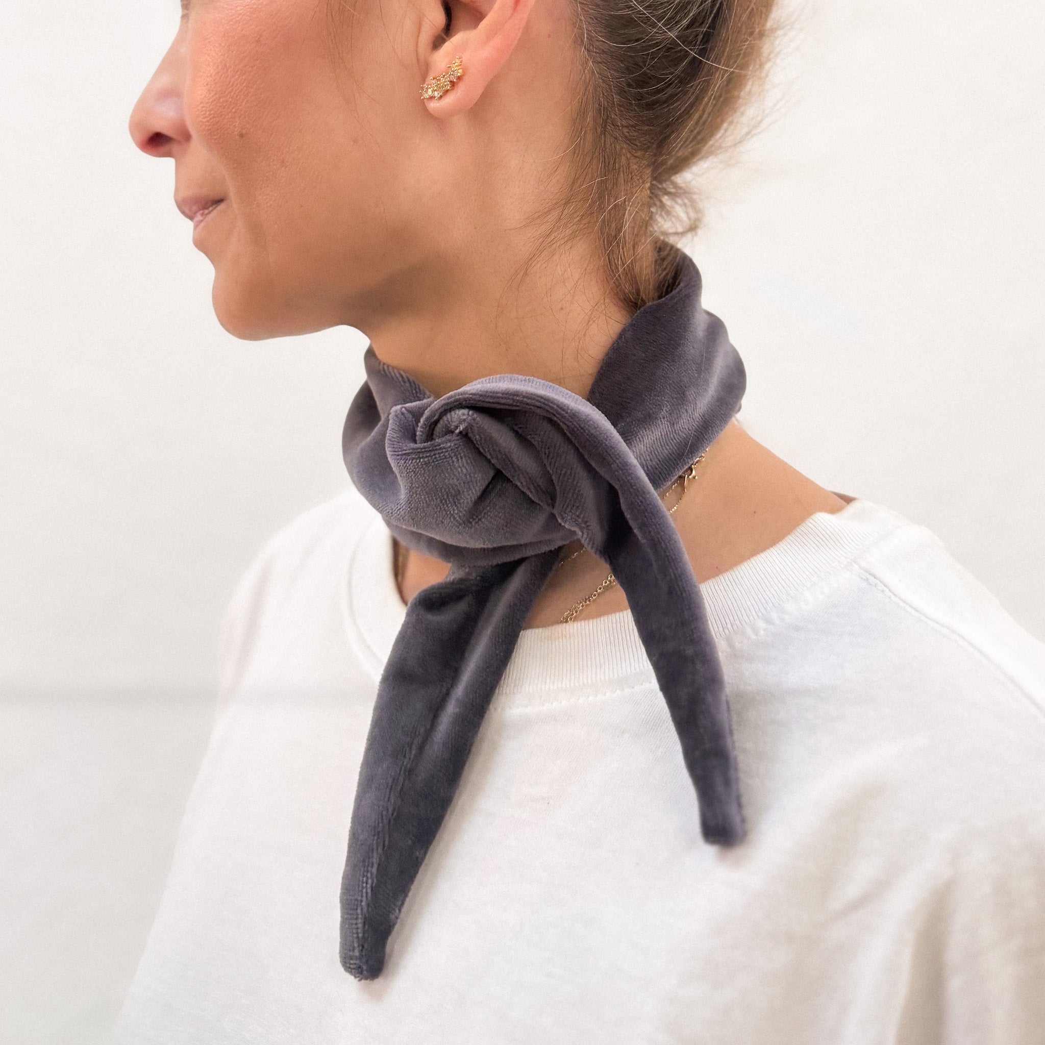 Kurzes Samtband Bardot