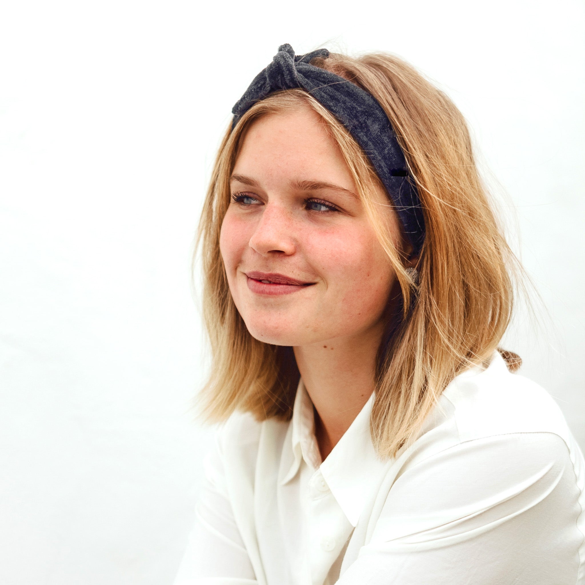 Kurzes Samtband Bardot