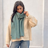 Kuschel Schal Bio Baumwolle in jade Grün handgefertigt in austria von Liebedeinenplaneten.com